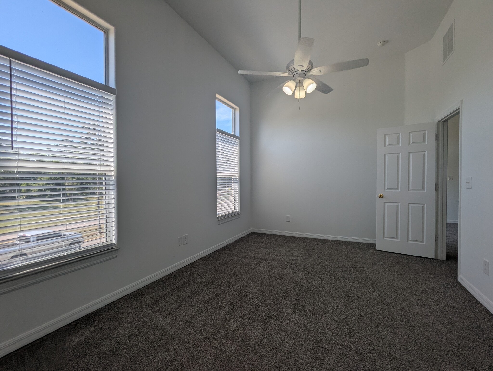Building Photo - 132 Devon Cir