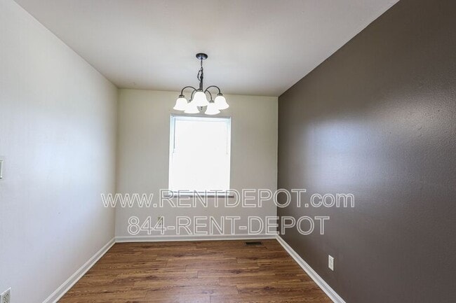 Building Photo - 2843 Ravenswood Dr