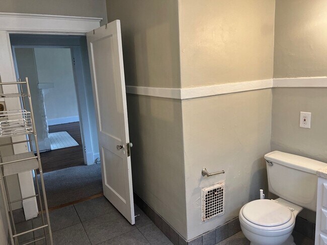 Building Photo - 2502 Blair Blvd