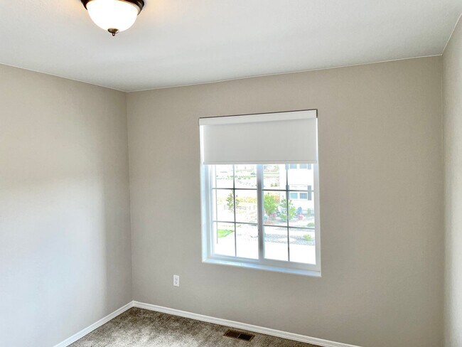 Building Photo - Built in 2021- Stunning 5 Bedroom 4 bath H...