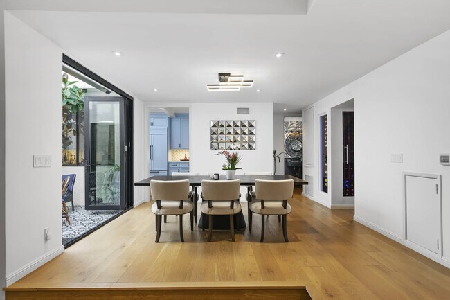 Building Photo - 2237 Century Hill