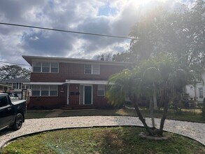 Building Photo - Two Bedroom One Bath Upstairs Apartment In Avondale