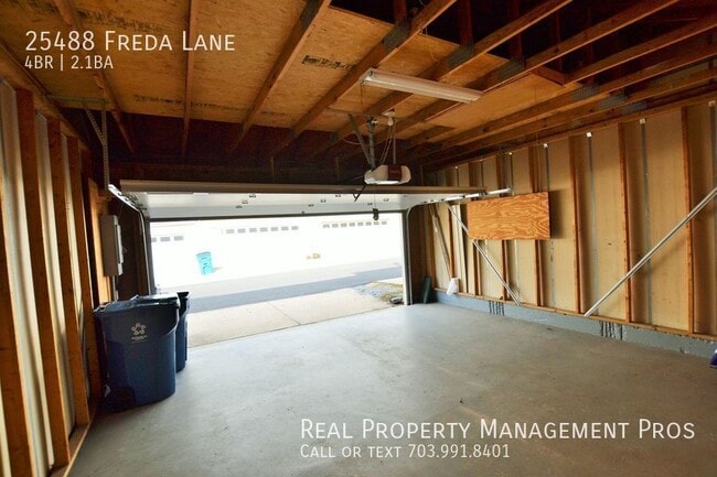 Building Photo - 25488 Freda Ln