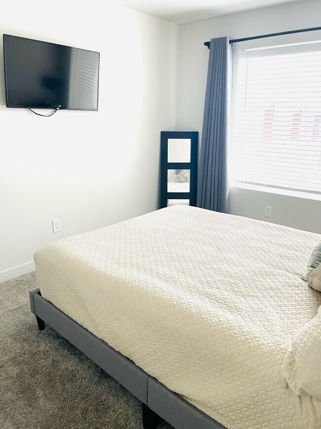 Building Photo - 14962 S Soft Whisper Wy