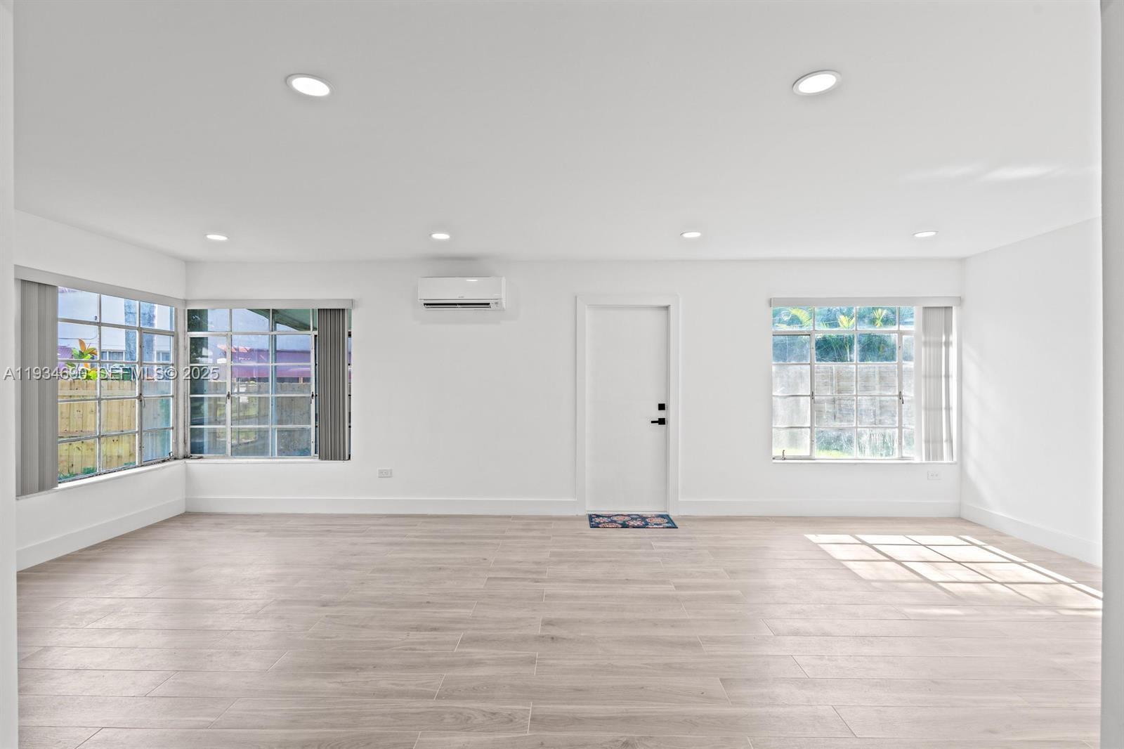 Building Photo - 326 191st St