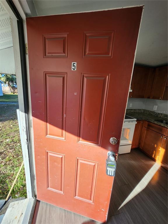 Building Photo - 4611 N Hubert Ave