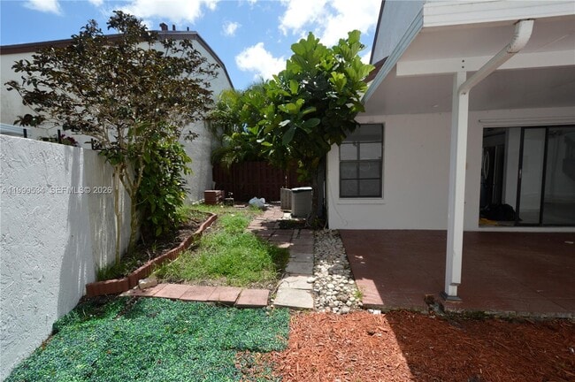 Building Photo - 9711 NW 4th Ln