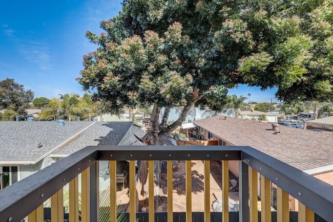 Building Photo - Available Modern Long Term Unfurnished home in Imperial Beach!