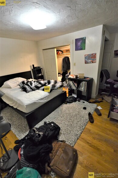 Building Photo - 589 Beacon St