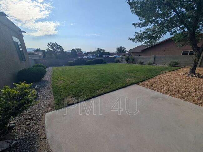 Building Photo - 4800 Choctaw Trail NW