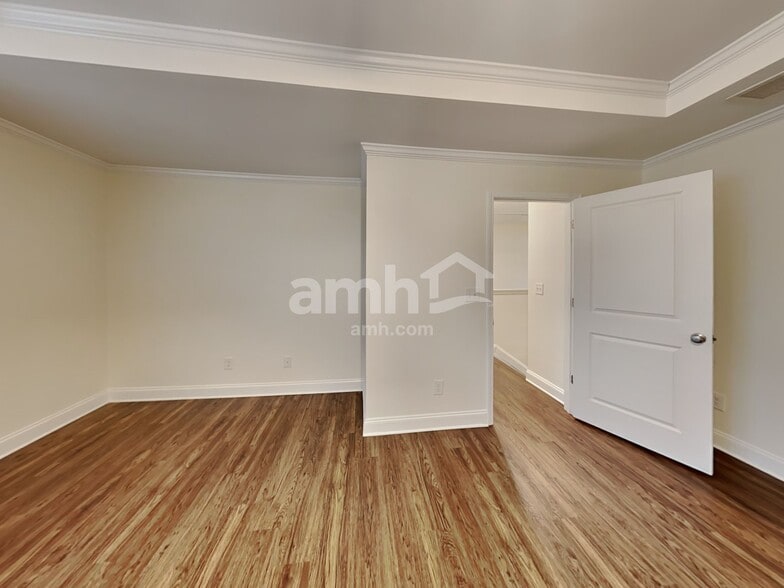 Building Photo - 3338 Okelly Dr