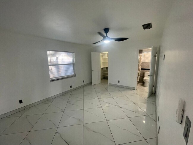 Building Photo - Ormond Beach Beauty 2 Bedroom 2 Bathroom