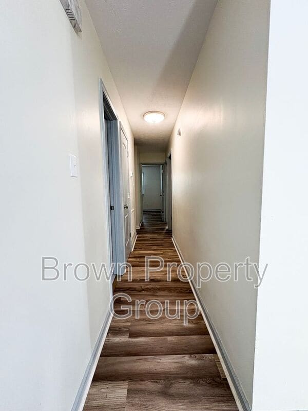 Building Photo - 2229 Delta Dr