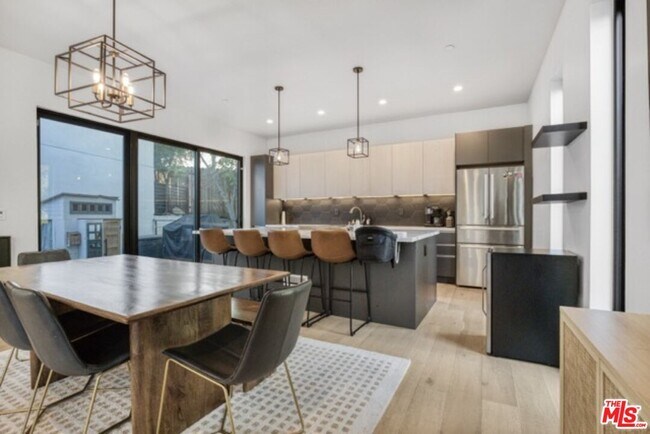 Building Photo - 4852 Seldner St E