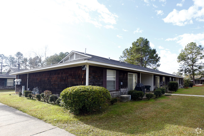 Building Photo - Ridge Manor II