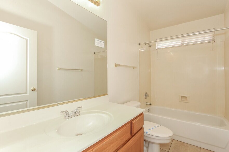 Building Photo - 9960 W Runion Dr