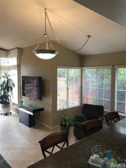 Building Photo - 613 Diamond Dr