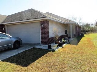 Building Photo - 2021 Plum Creek Ln