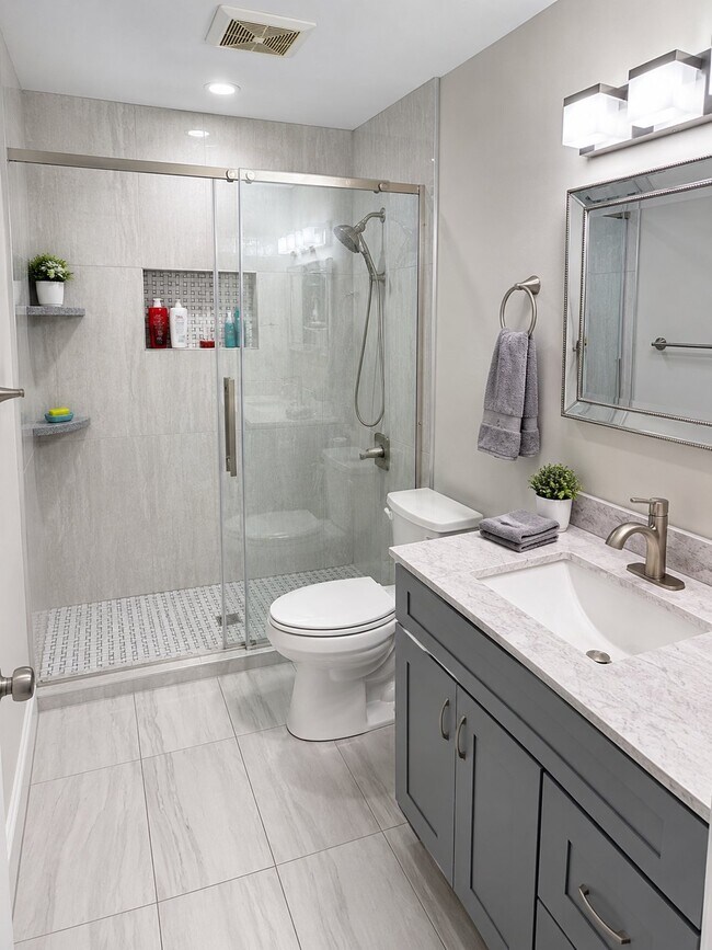 Building Photo - 8810 Briar Ct
