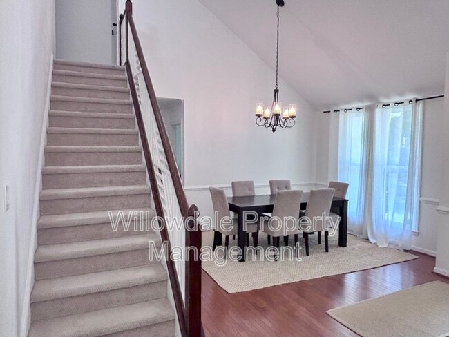 Building Photo - 305 Silvercliff Trail