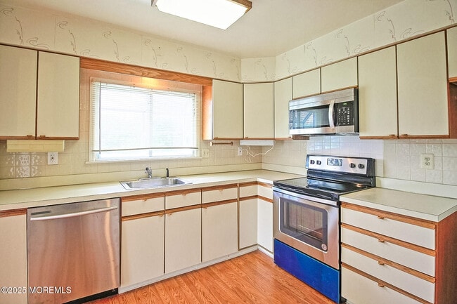 Building Photo - 2A Bristol Ct