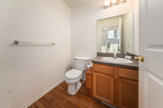 Building Photo - 3140 Promenade Cir
