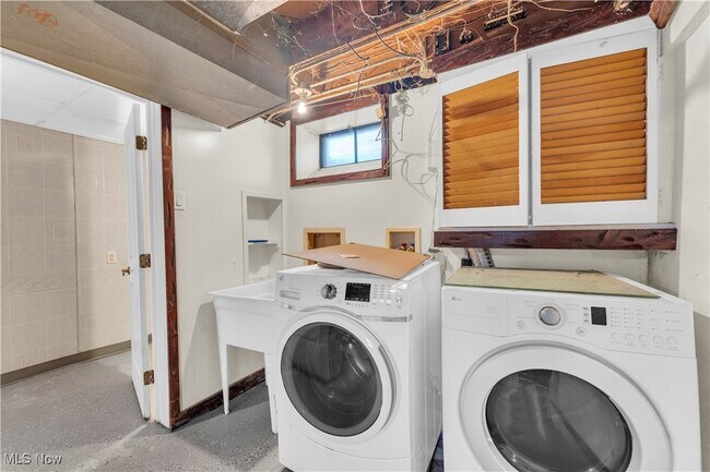 Building Photo - 27681 Lakeshore Blvd