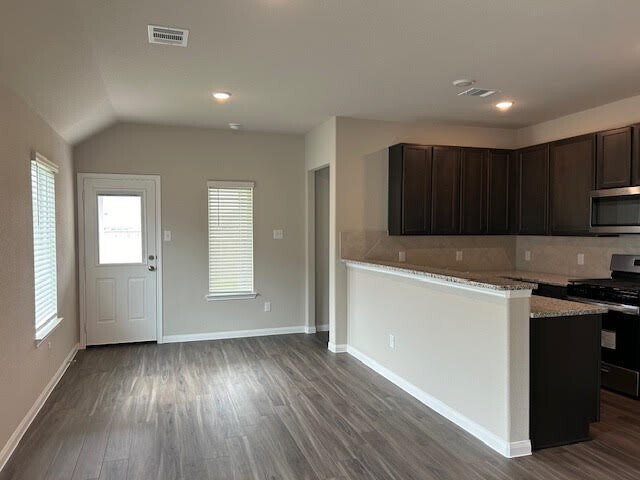 Building Photo - 946 Luke Darrell Dr