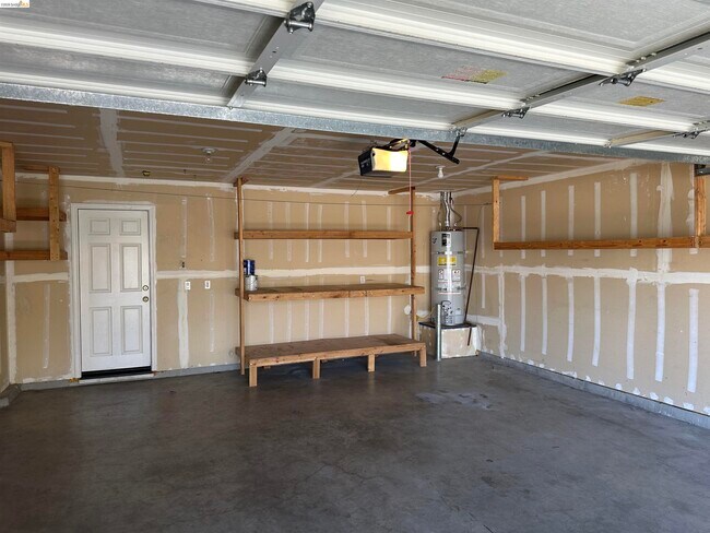 Building Photo - 5616 Plumbridge Way