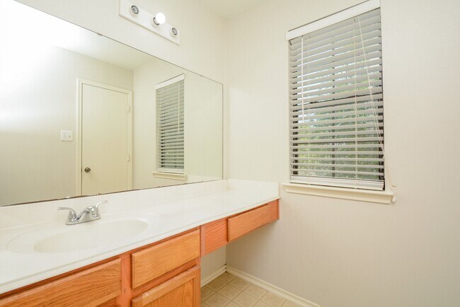 Building Photo - 6835 Lower Arrow Dr