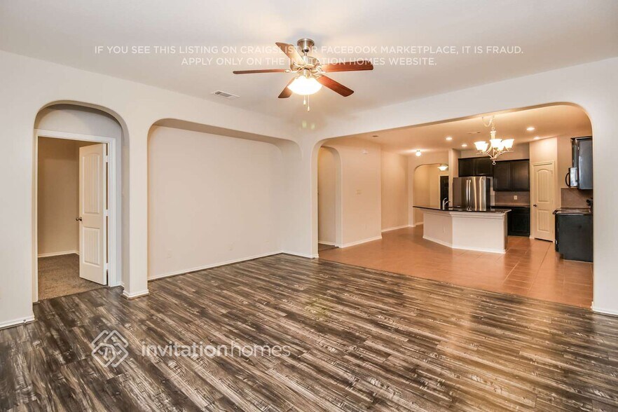 Building Photo - 717 Santa Rosa Dr