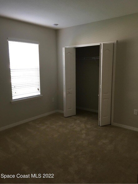 Building Photo - 967 Zambrana St SE