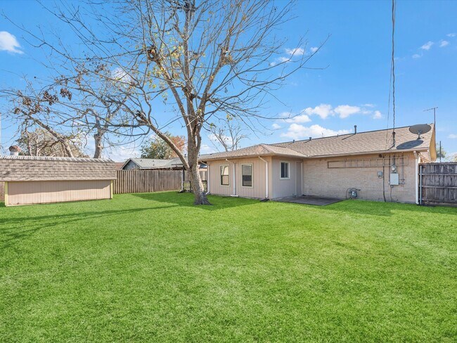 Building Photo - 3311 Westbrook Cir