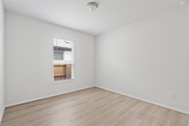 Building Photo - 315 Diamondleaf Dr