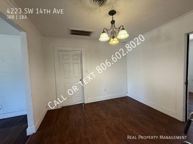 Building Photo - 4223 SW 14th Ave