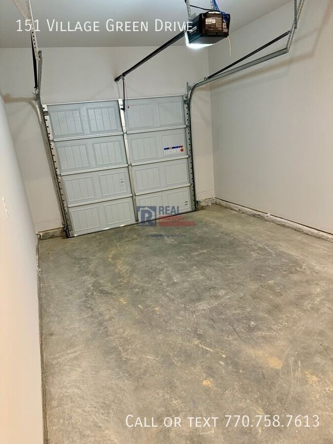 Building Photo - 151 Vlg Grn Dr