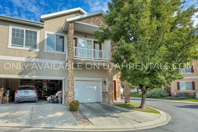 Building Photo - 1028 Canyon Vista Rd
