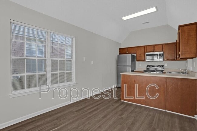 Building Photo - 1676 Joy Cir