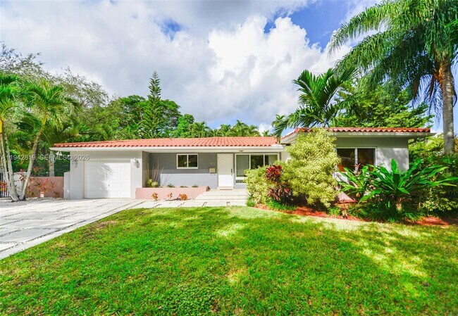 Building Photo - 911 Mariana Ave