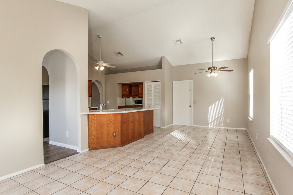 Building Photo - 6307 W Kings Ave