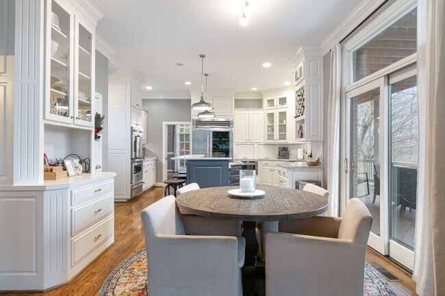 Building Photo - Spacious Home with Mountain Views in Black...