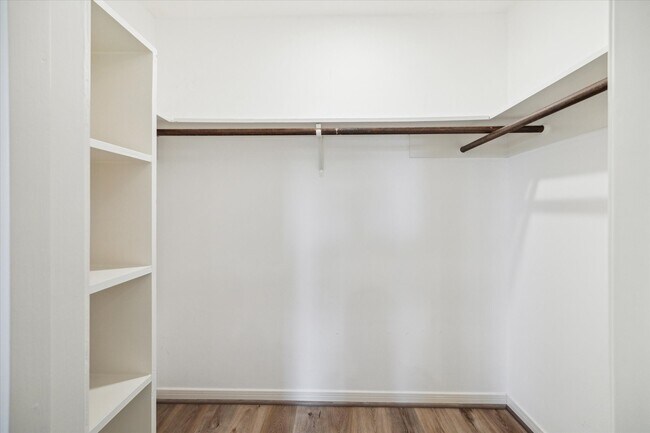 Building Photo - 5423 Bent Bough Ln