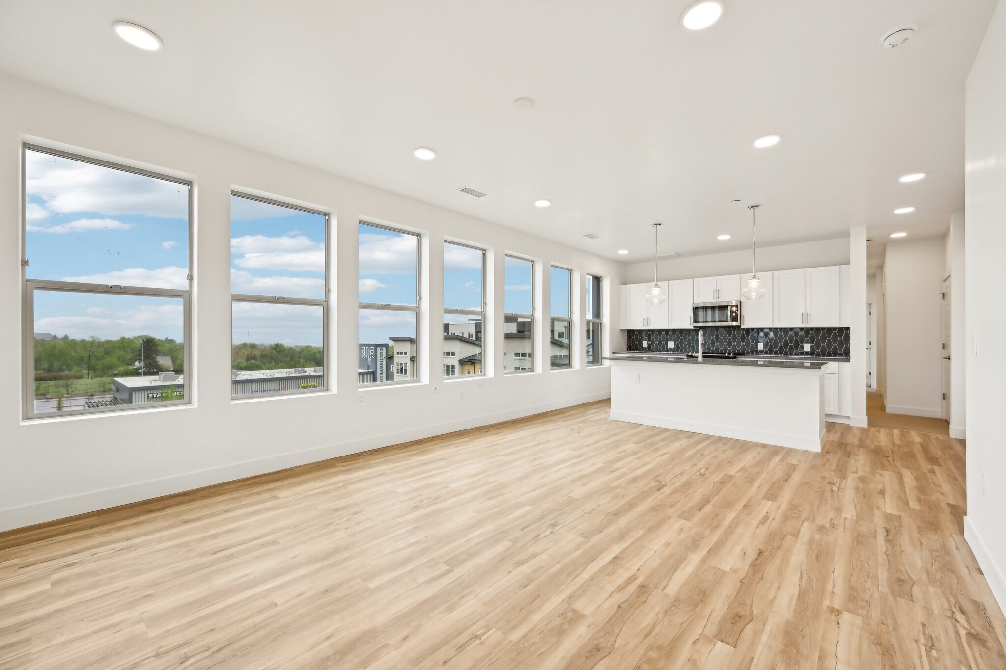 Building Photo - 2899 W 52nd Ave