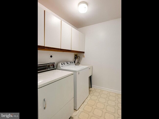 Building Photo - 1616 Todd Ln