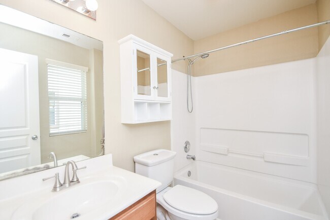 Building Photo - 16843 Mammoth Springs Dr