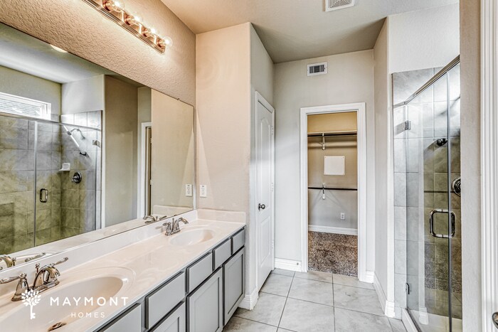 Building Photo - 22631 Rosebush Hl Rd