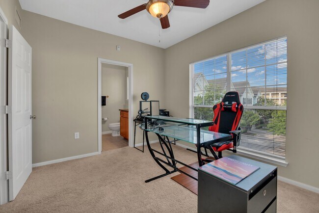 Building Photo - 9200 Westheimer Rd