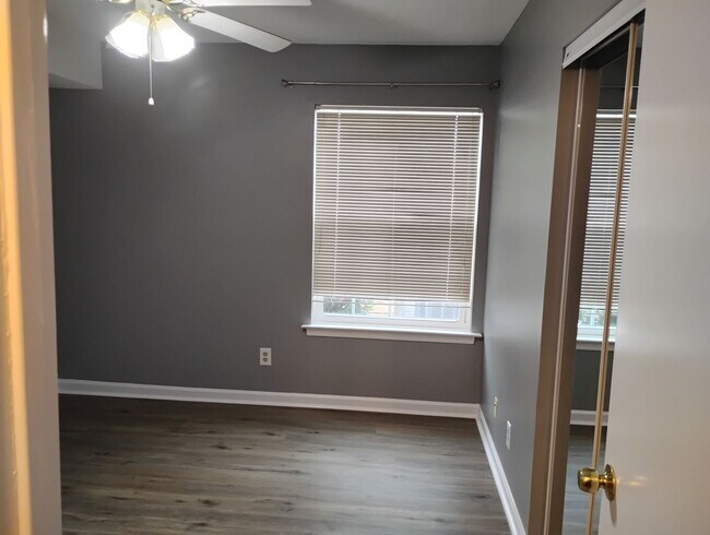 Building Photo - SOUTH BAY LAKES IV