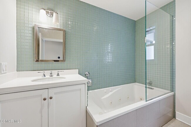 Building Photo - 732 N Alta Vista Blvd
