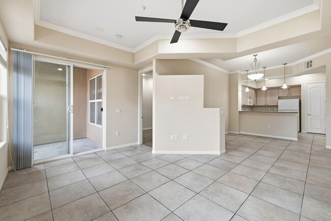 Building Photo - Guard Gated 3rd Floor Unit off Las Vegas Blvd